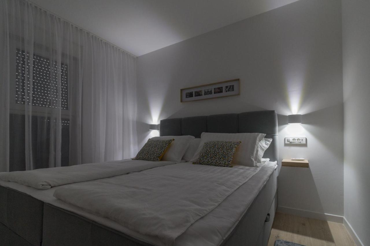 Villa Crystal Aenona Nin Esterno foto